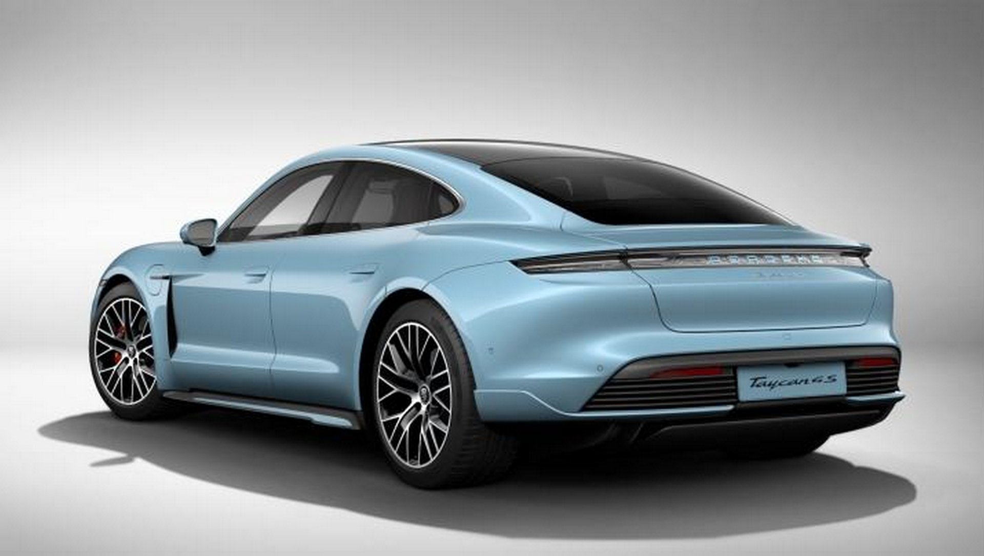 Фотография Porsche Taycan (3 слайд)