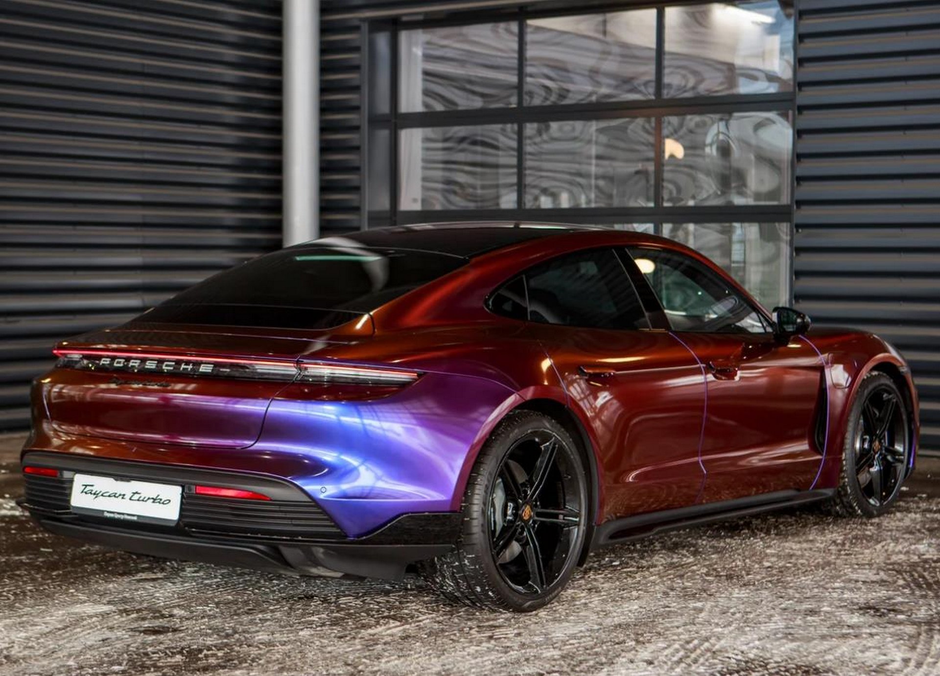 Фотография Porsche Taycan (6 слайд)